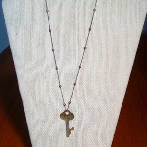 Antique-look key necklace